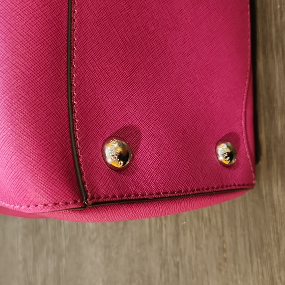 Michael Kors Jet Set travel in fuschia - Picture 6 of 6